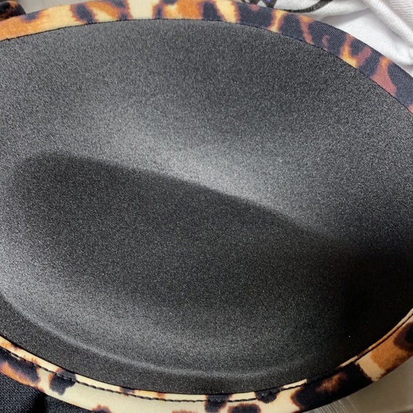 Cyn&Luca Leopard Bikini Top - Picture 4 of 7